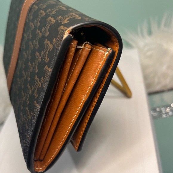 Celine Triomphe Long Wallet - Full Inclusion in EUC - Picture 4 of 8